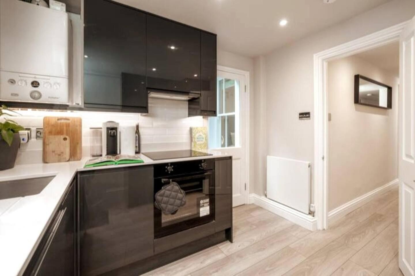 Niru Experience Jewel Of Ifield Road Apartment London Ngoại thất bức ảnh