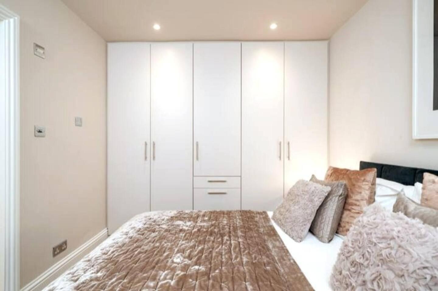 Niru Experience Jewel Of Ifield Road Apartment London Ngoại thất bức ảnh